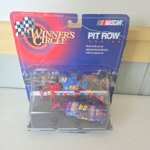 Vintage Winners Circle Pit Row Series Jeff Gordon #24 Pulling Out Diorama 1:64